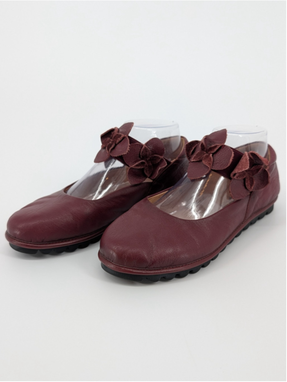 L'Artiste Talulla Leather Mary Jane Flats 38 7.5-8 Burgundy Floral